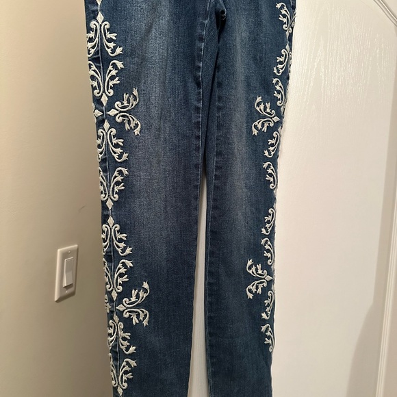 Melanie Lyne Jeans - Picture 2 of 3